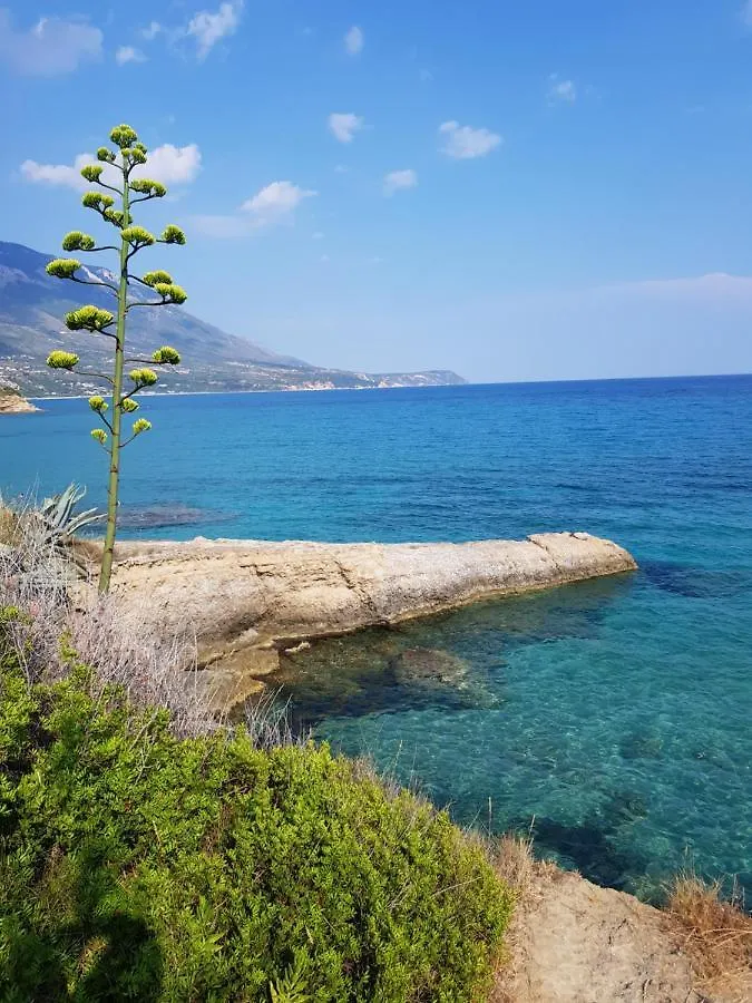 Homestay Filippos Apartments 