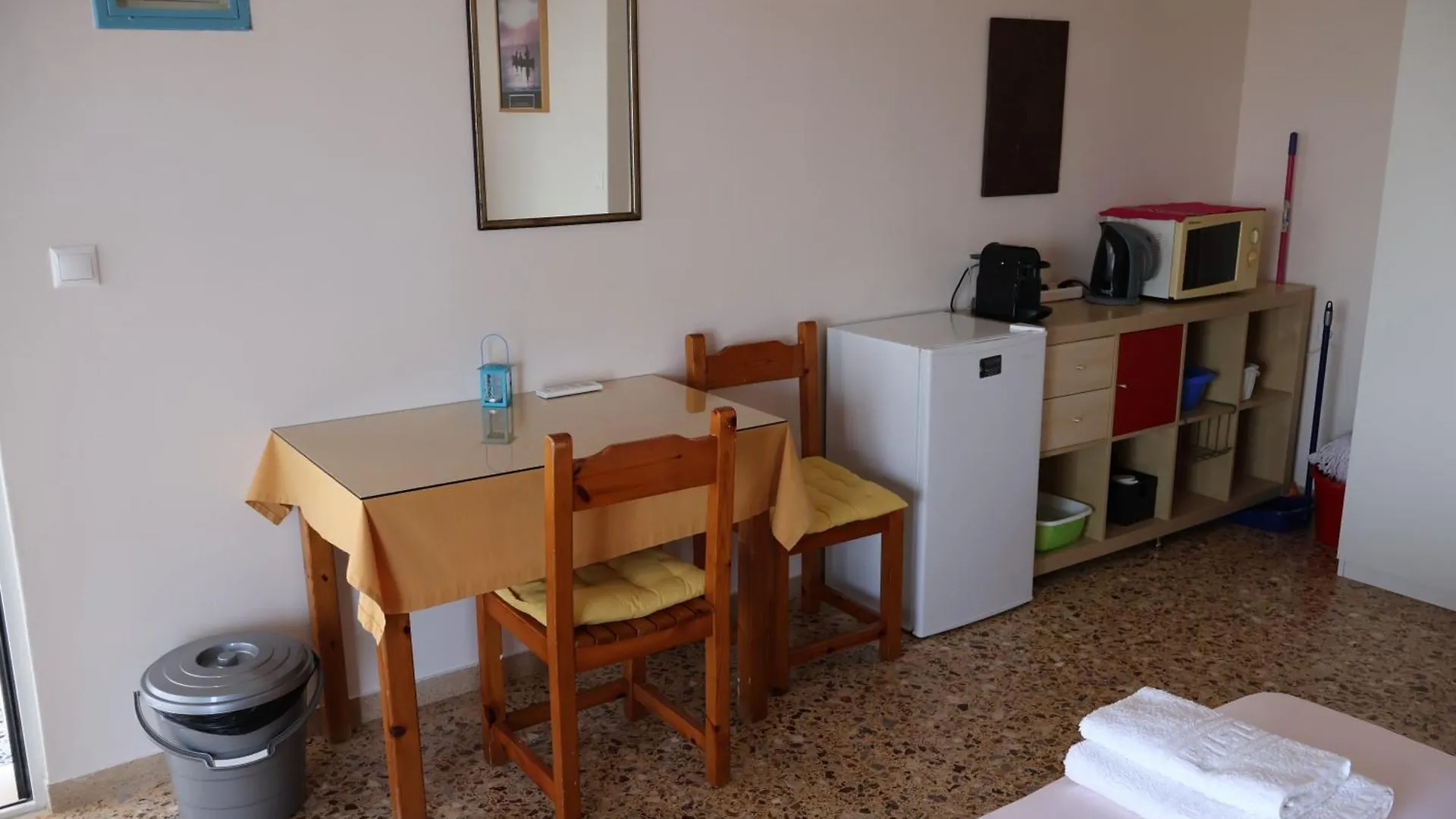 Filippos Apartments 